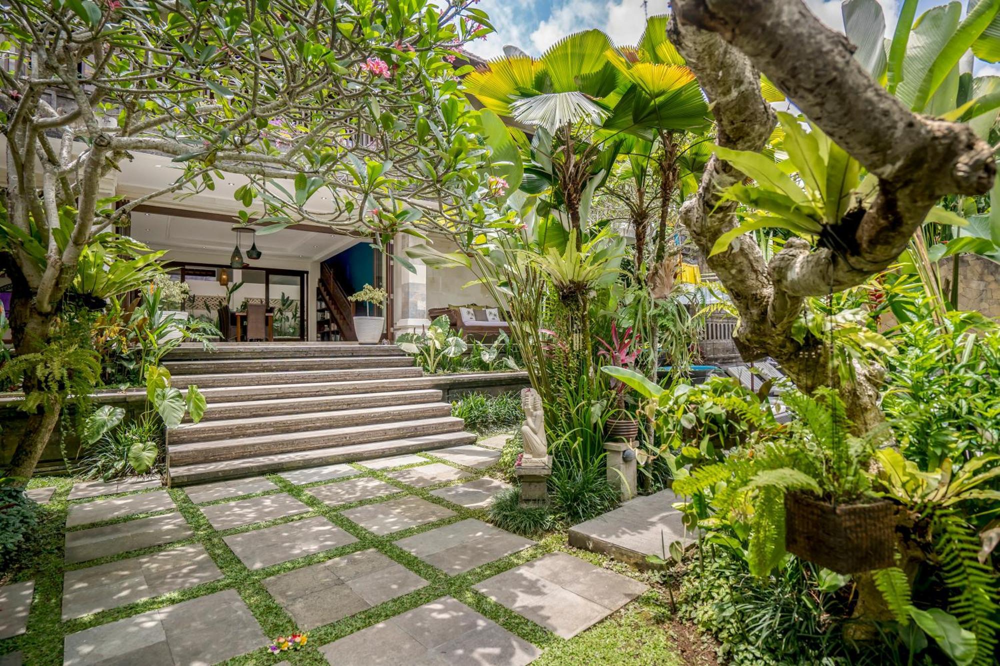 Hotel Kano Sari 4*